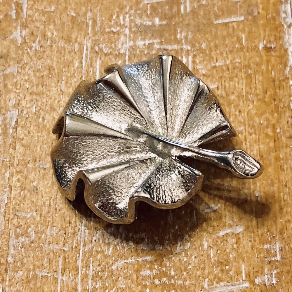 Vintage Silver tone Brooch